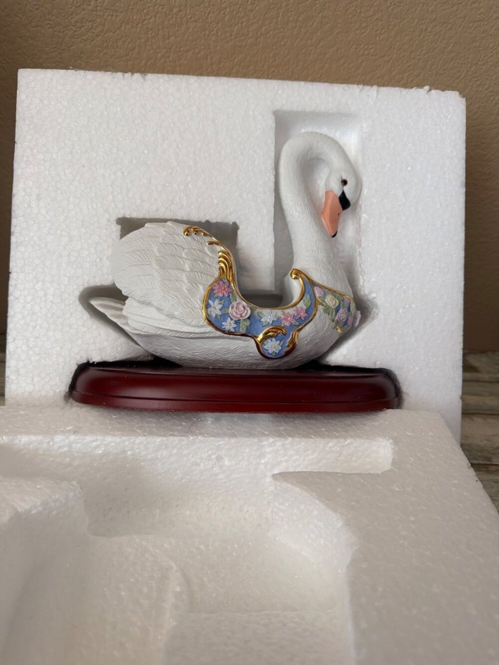 2009 Lenox 120th Anniversary Carousel Swan Chariot Limited Edition NEW in Box - Picture 5 of 16